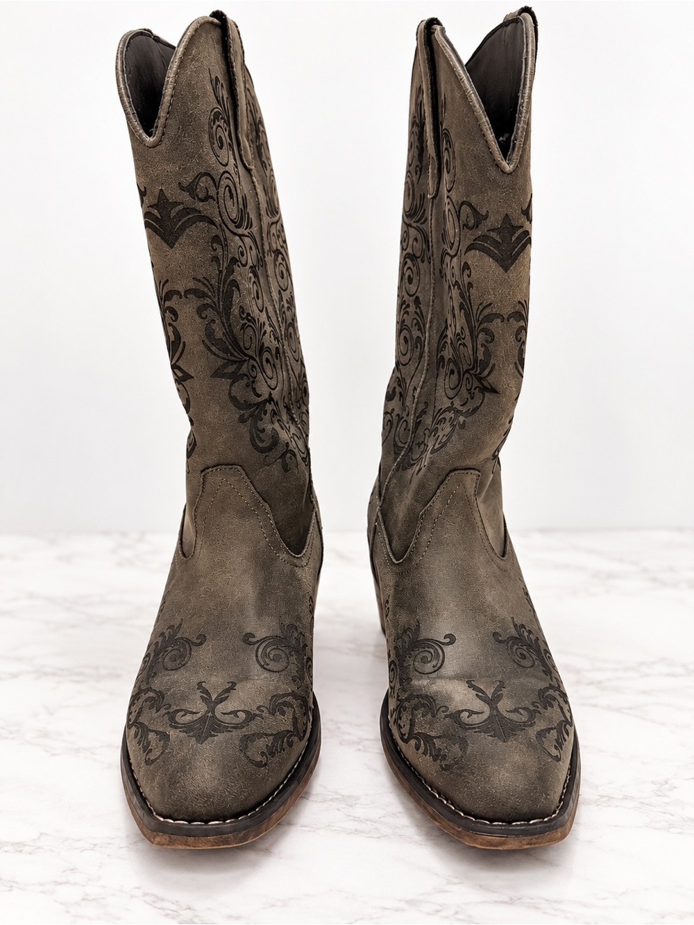 Roper Riley Women's Snip Tow Embroidered Cowboy Boots in Brown
